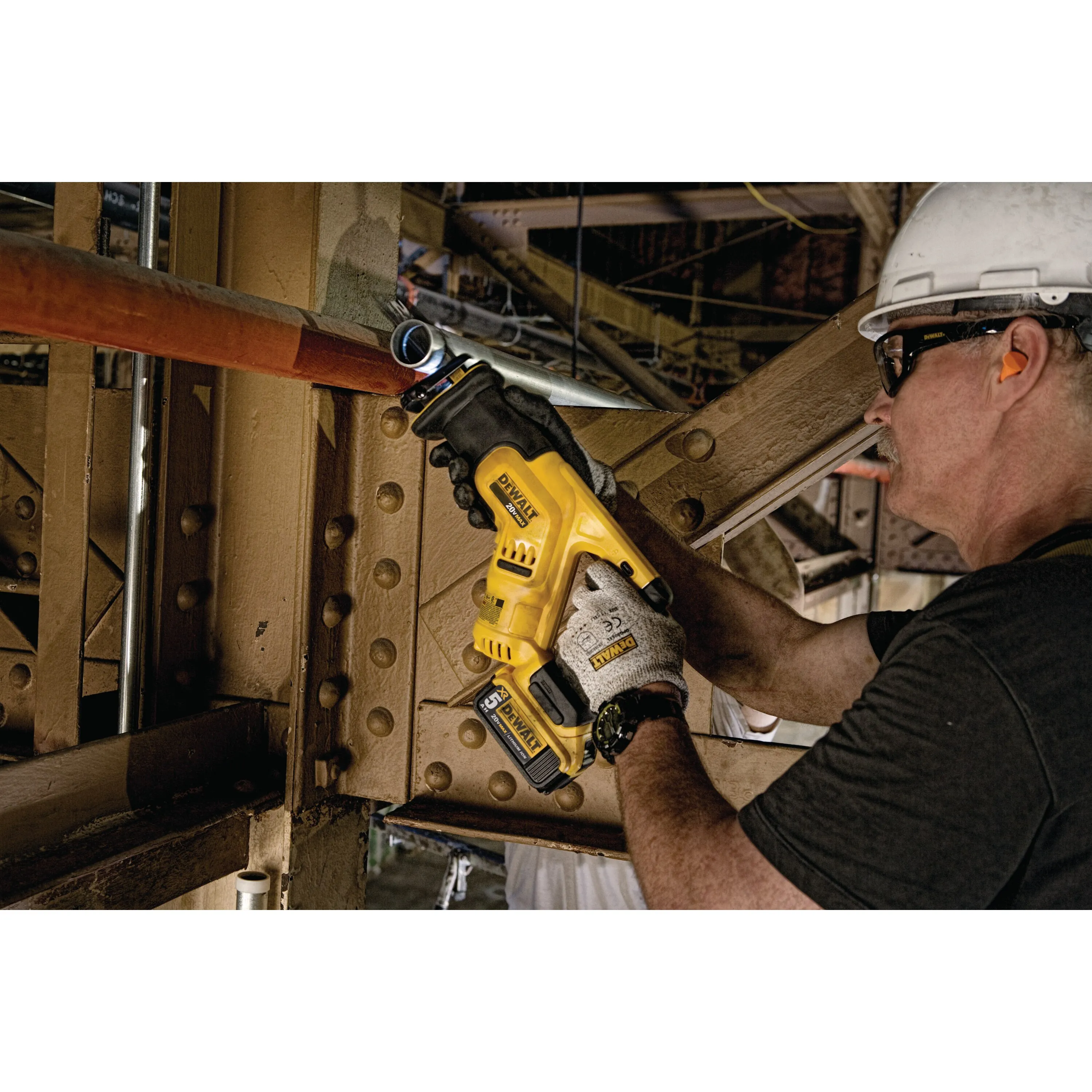 DeWalt DCS387P1 Cordless Compact Reciprocating Saw