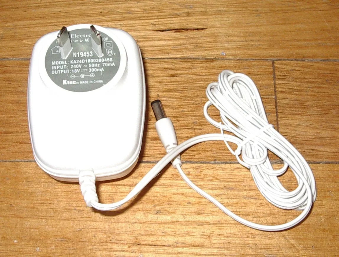 Electrolux ZB412 Rechargeable Vacuum 18Volt Battery Charger - Part # 4071437877