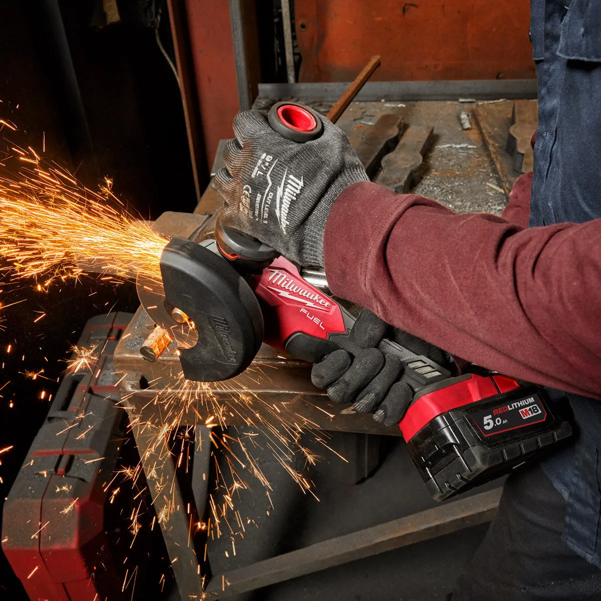 Milwaukee M18FSAG115X-0 18V Fuel Brushless Angle Grinder with 1 x 5.0Ah Battery & Charger